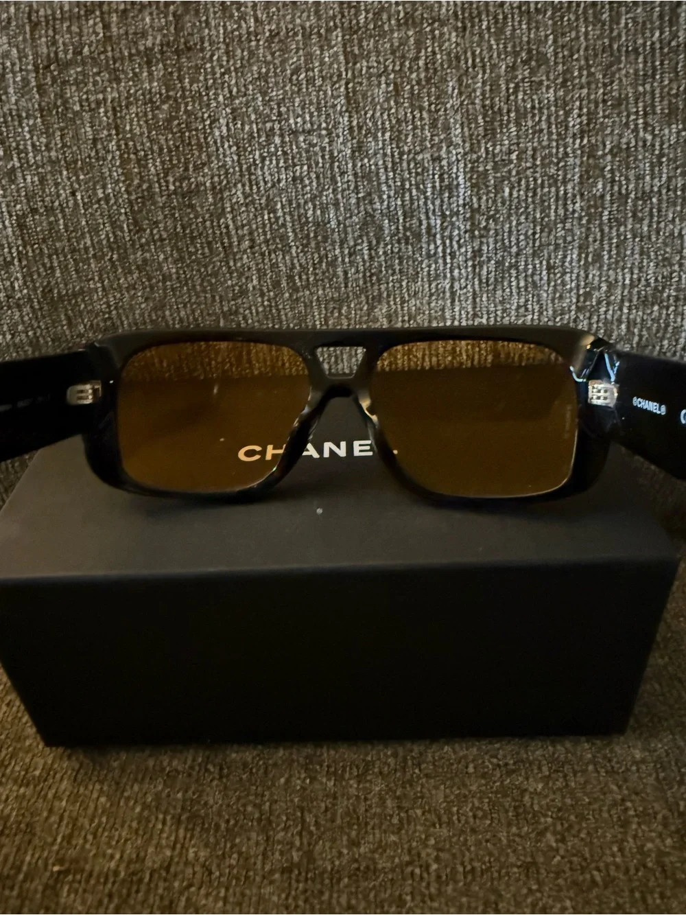 CHANEL Black Pilot Sunglasses with Rhinestones and CC logo on frames
